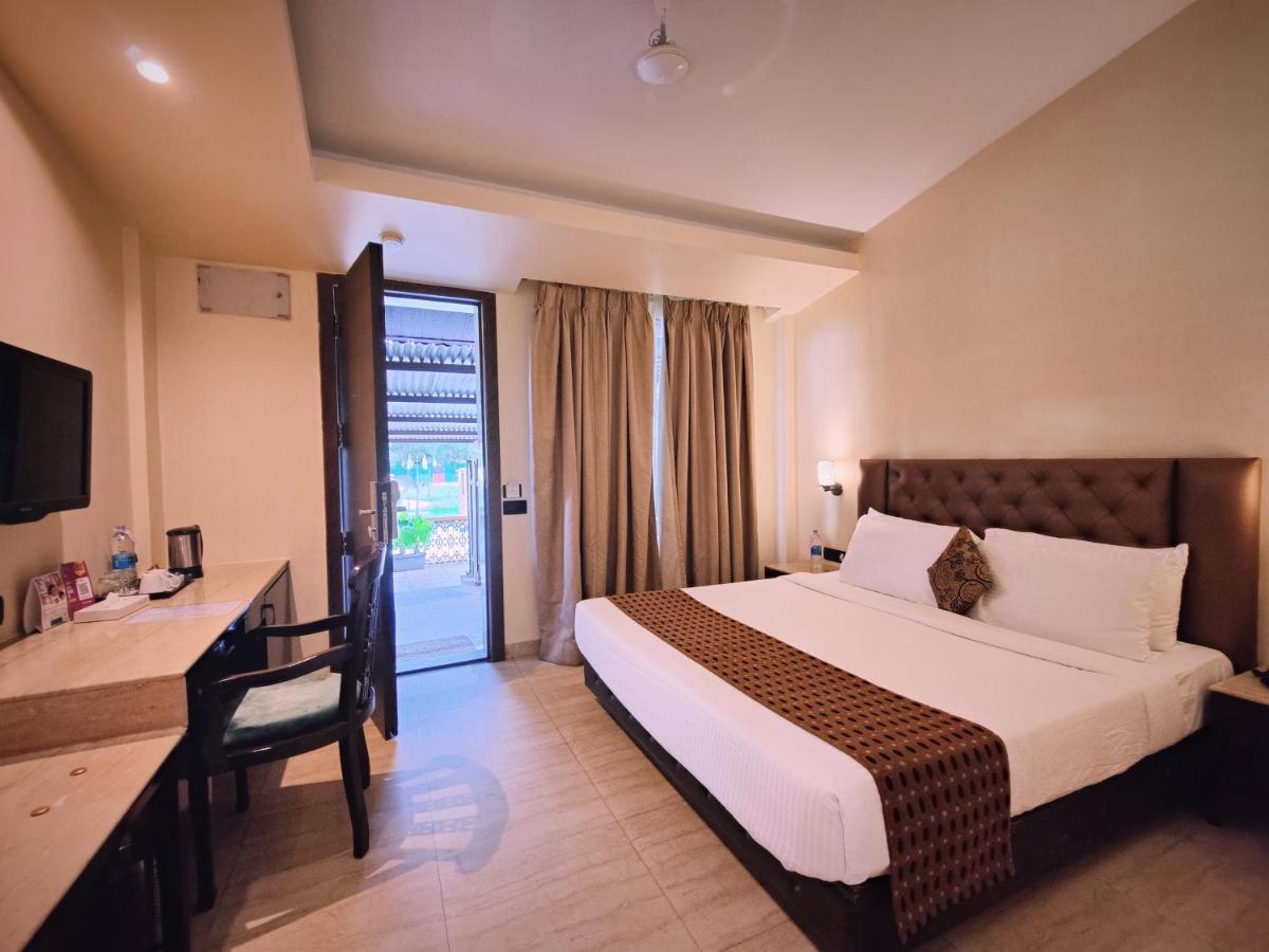 Regenta Mpg Club Mahabaleshwar Hotel Kültér fotó
